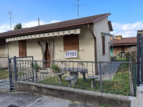 casa indipendente in vendita a Brescia in zona Villaggio Badia