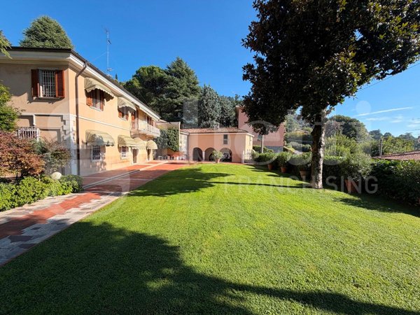 casa indipendente in vendita a Brescia in zona Mompiano