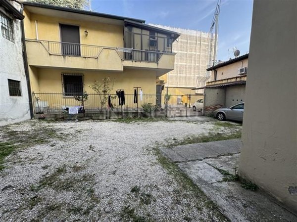 locale di sgombero in vendita a Brescia in zona Volta