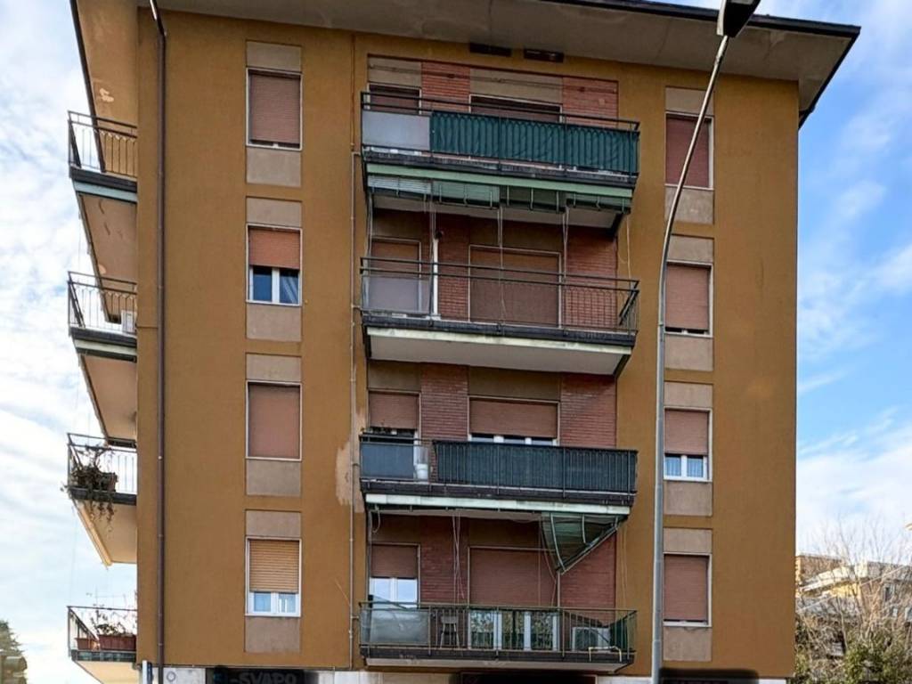 negozio in vendita a Brescia in zona Volta