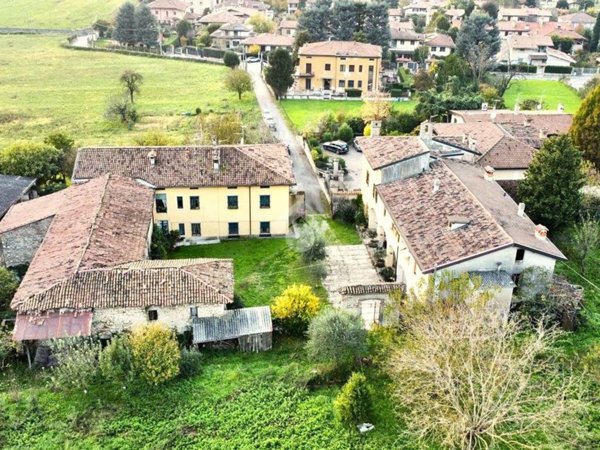 casa indipendente in vendita a Brescia in zona Mompiano