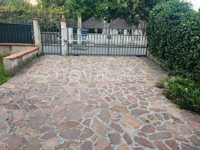 casa indipendente in vendita a Brescia in zona Quartiere Primo Maggio