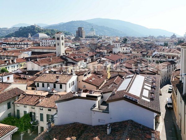 appartamento in vendita a Brescia in zona Centro Storico