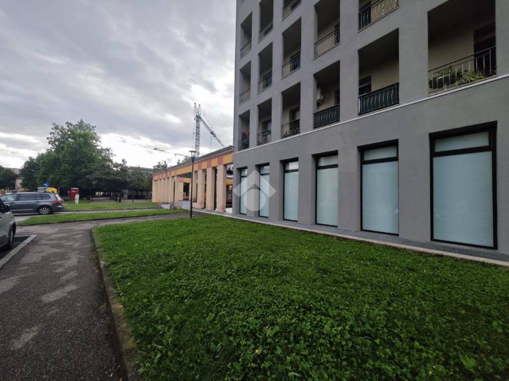 ufficio in vendita a Brescia in zona Quartiere Primo Maggio