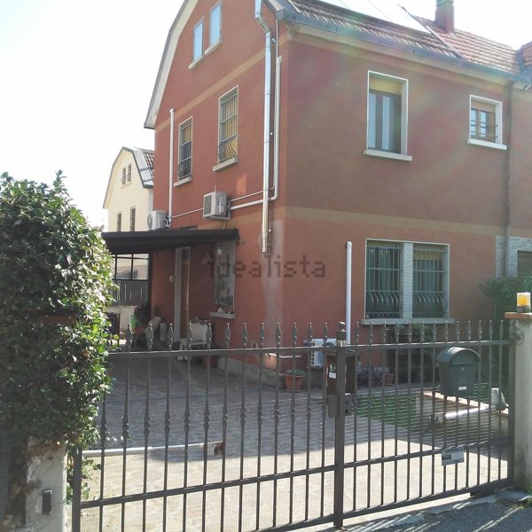 casa indipendente in vendita a Brescia in zona Quartiere Primo Maggio
