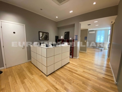 ufficio in vendita a Brescia in zona Borgo Wuhrer