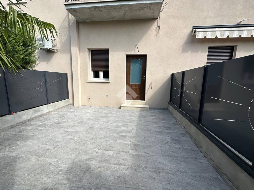 casa indipendente in vendita a Brescia in zona Villaggio Prealpino