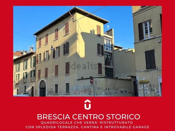 casa indipendente in vendita a Brescia in zona Centro Storico