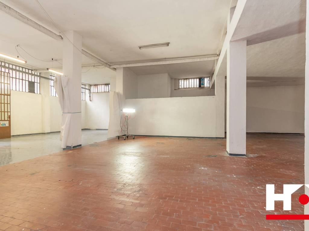 locale commerciale in vendita a Brescia in zona Volta