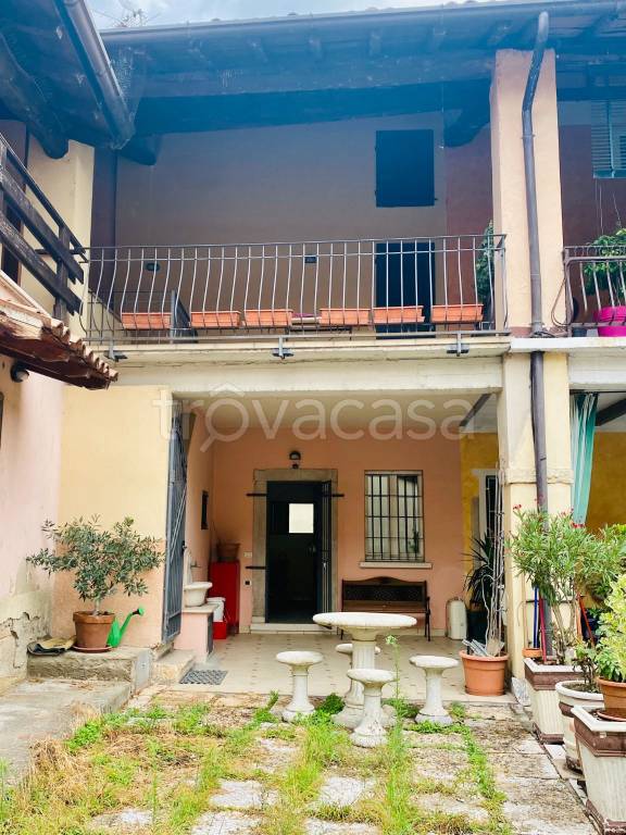 casa indipendente in vendita a Brescia in zona Buffalora