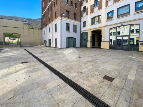 negozio in vendita a Brescia in zona Porta Venezia
