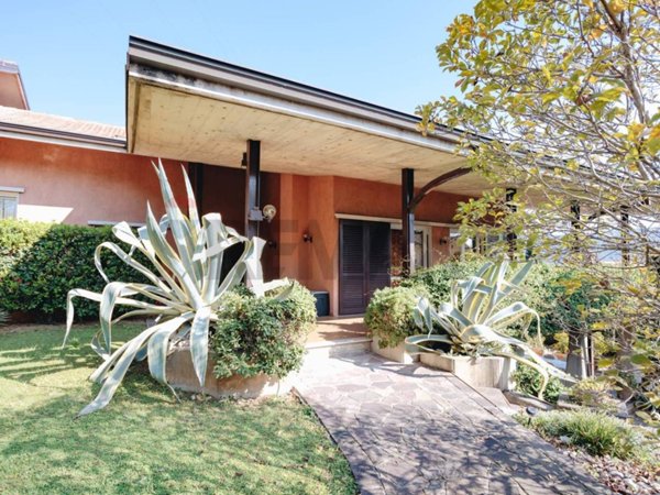 casa indipendente in vendita a Brescia in zona Caionvico