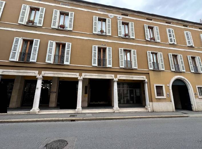 negozio in vendita a Brescia in zona Centro Storico