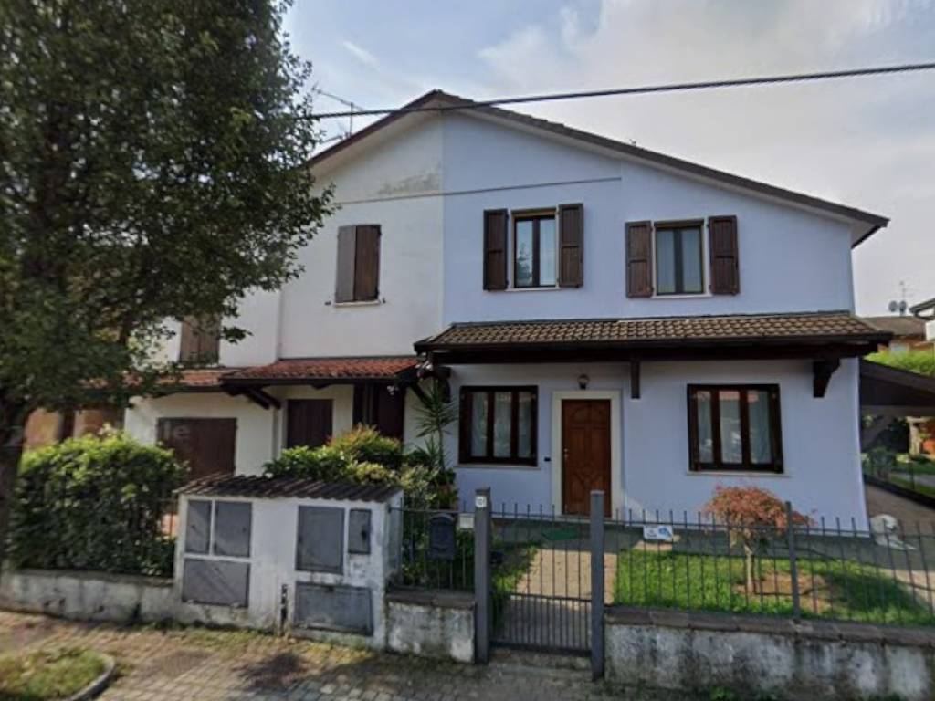 casa indipendente in vendita a Brescia in zona Chiusure