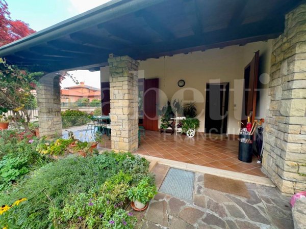 casa indipendente in vendita a Brescia in zona Caionvico
