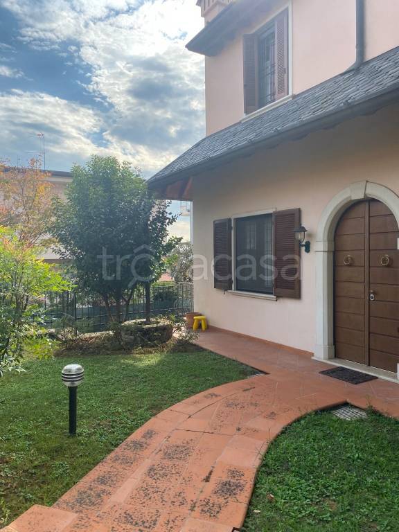 casa indipendente in vendita a Brescia in zona Urago/Mella