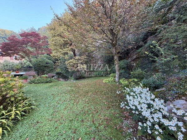 casa indipendente in vendita a Brescia in zona Mompiano