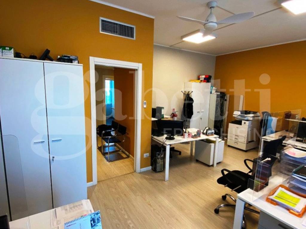 ufficio in vendita a Brescia in zona Volta