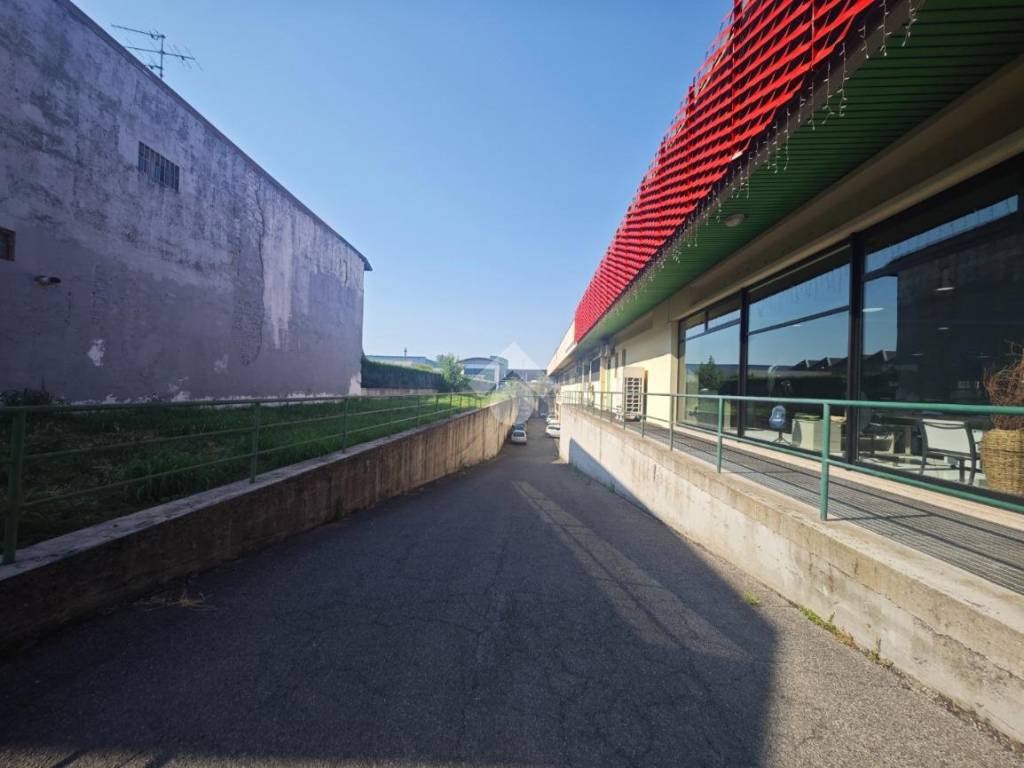 locale commerciale in vendita a Brescia in zona Chiusure