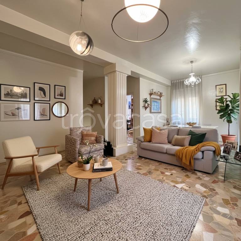 appartamento in vendita a Brescia in zona Porta Venezia