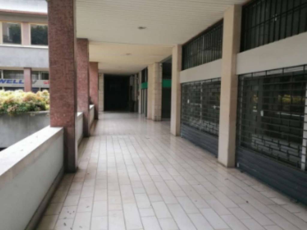 ufficio in vendita a Brescia in zona Volta
