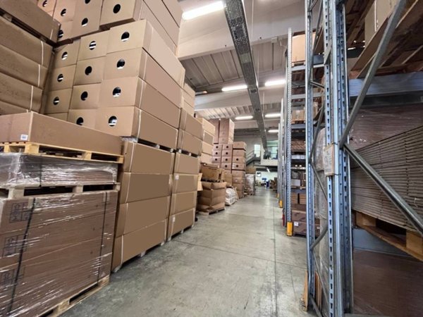 capannone in vendita a Brescia in zona Caionvico