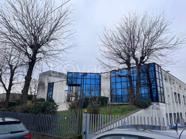 capannone in vendita a Brescia in zona Caionvico