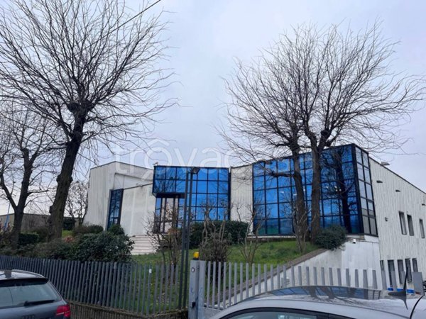capannone in vendita a Brescia in zona Caionvico
