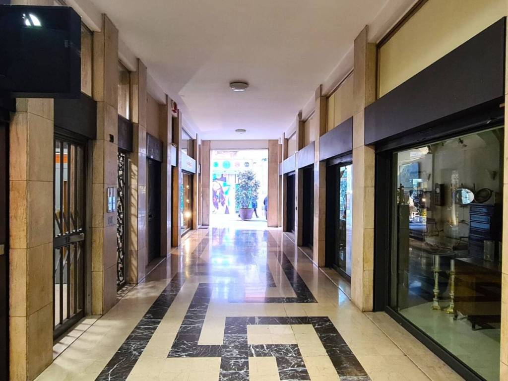 negozio in vendita a Brescia in zona Centro Storico