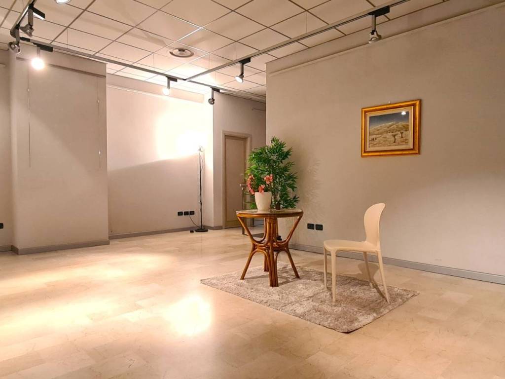 negozio in vendita a Brescia in zona Centro Storico