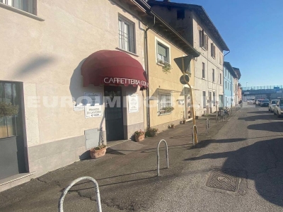 negozio in vendita a Brescia in zona Volta