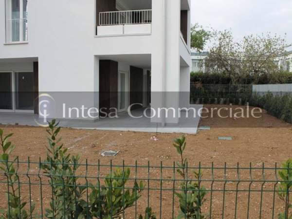 negozio in vendita a Brescia in zona Volta