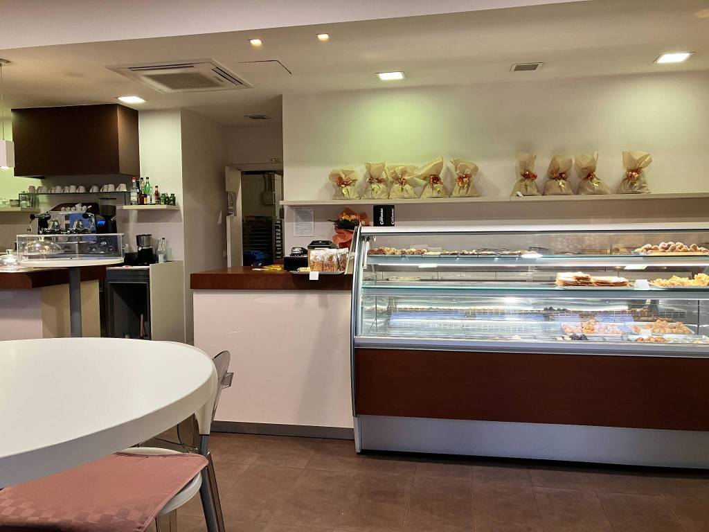 negozio in vendita a Brescia in zona Volta