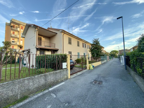 casa indipendente in vendita a Brescia in zona Volta