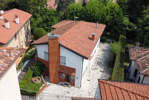 casa indipendente in vendita a Brescia in zona Mompiano