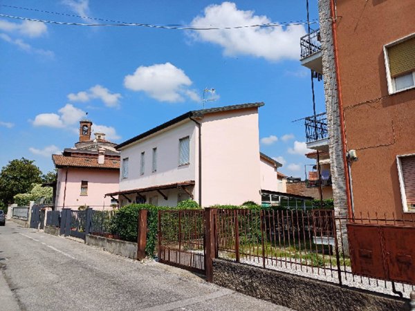 casa indipendente in vendita a Brescia in zona Fornaci