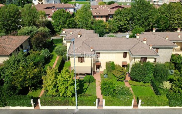 casa indipendente in vendita a Brescia in zona Caionvico