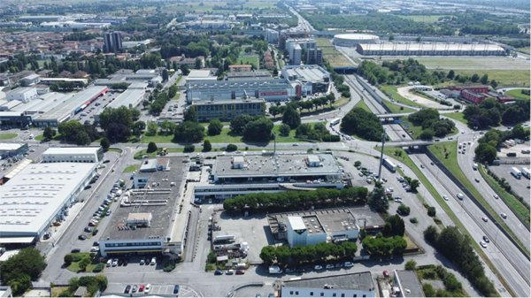 locale commerciale in vendita a Brescia