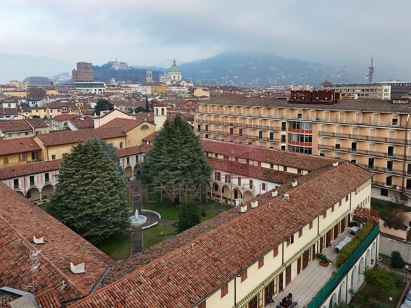 casa indipendente in vendita a Brescia in zona Centro Storico