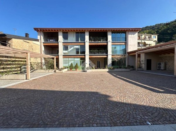 appartamento in vendita a Brescia in zona Mompiano