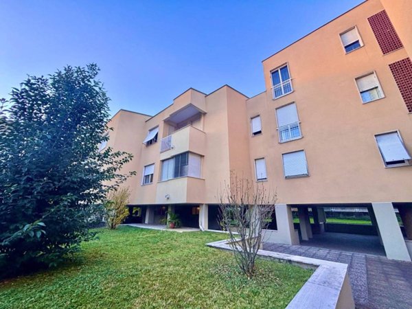 appartamento in vendita a Brescia in zona Villaggio Prealpino