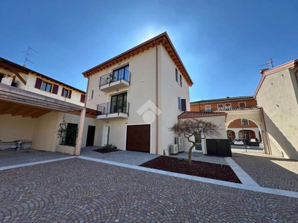 appartamento in vendita a Brescia in zona Mompiano