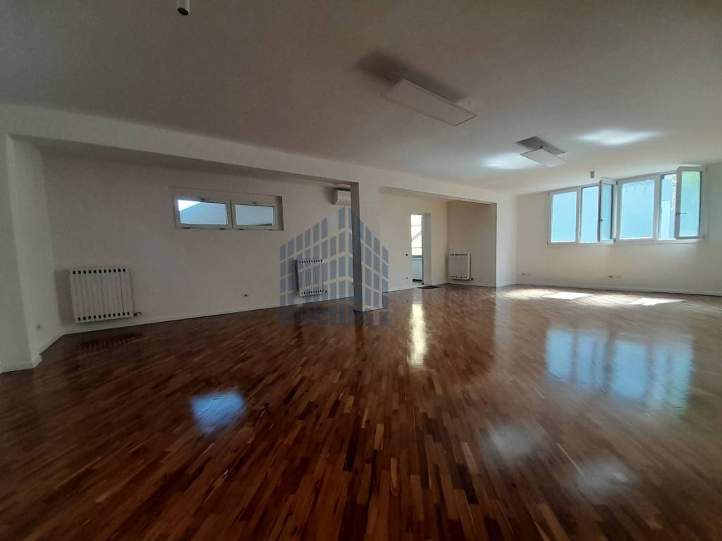 ufficio in vendita a Brescia in zona Crocifissa di Rosa