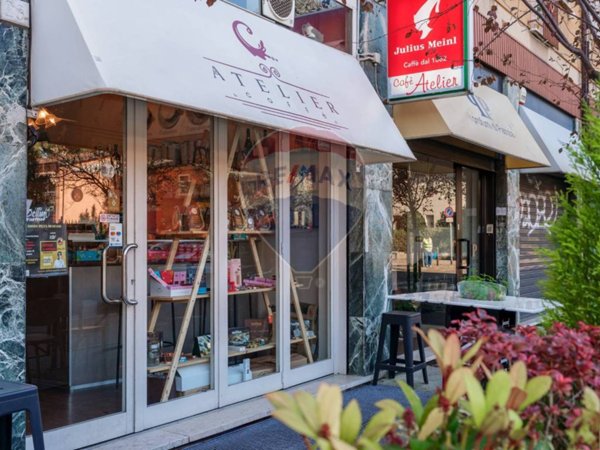 negozio in vendita a Brescia in zona Mompiano