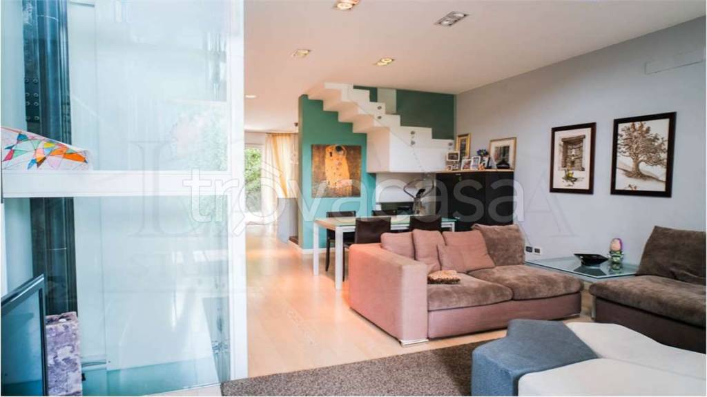 casa indipendente in vendita a Brescia in zona Mompiano