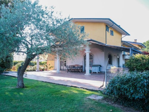 casa indipendente in vendita a Brescia in zona Volta