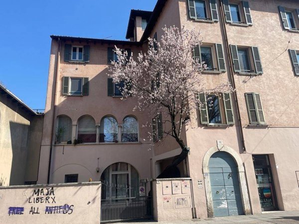 casa indipendente in vendita a Brescia in zona Centro Storico