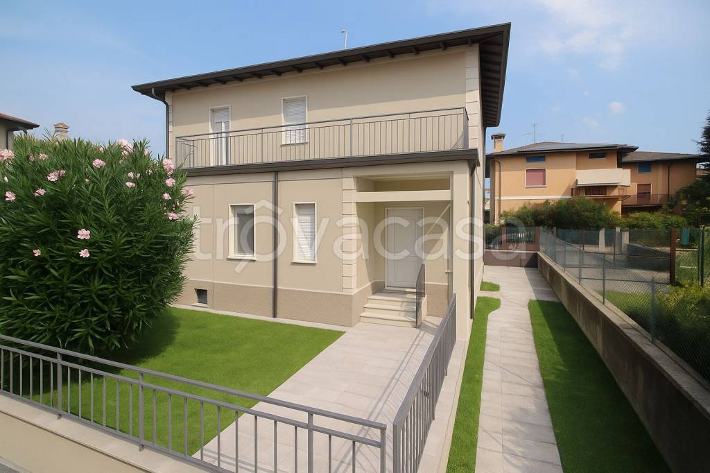 casa indipendente in vendita a Brescia in zona Urago/Mella
