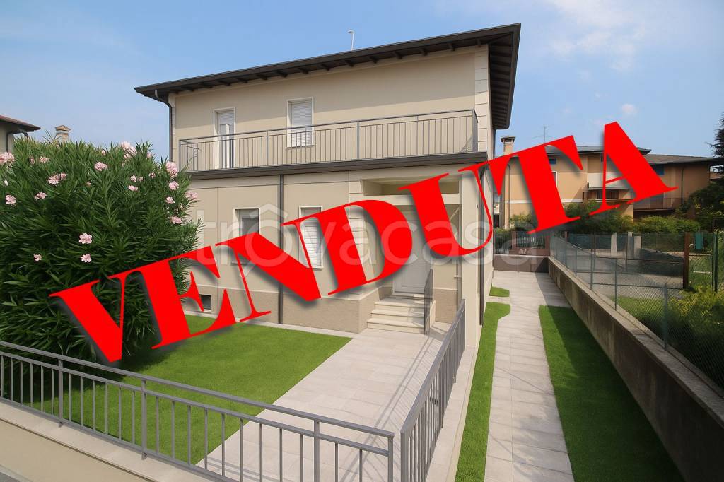 casa indipendente in vendita a Brescia in zona Urago/Mella