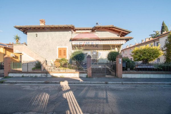 casa indipendente in vendita a Brescia in zona Urago/Mella